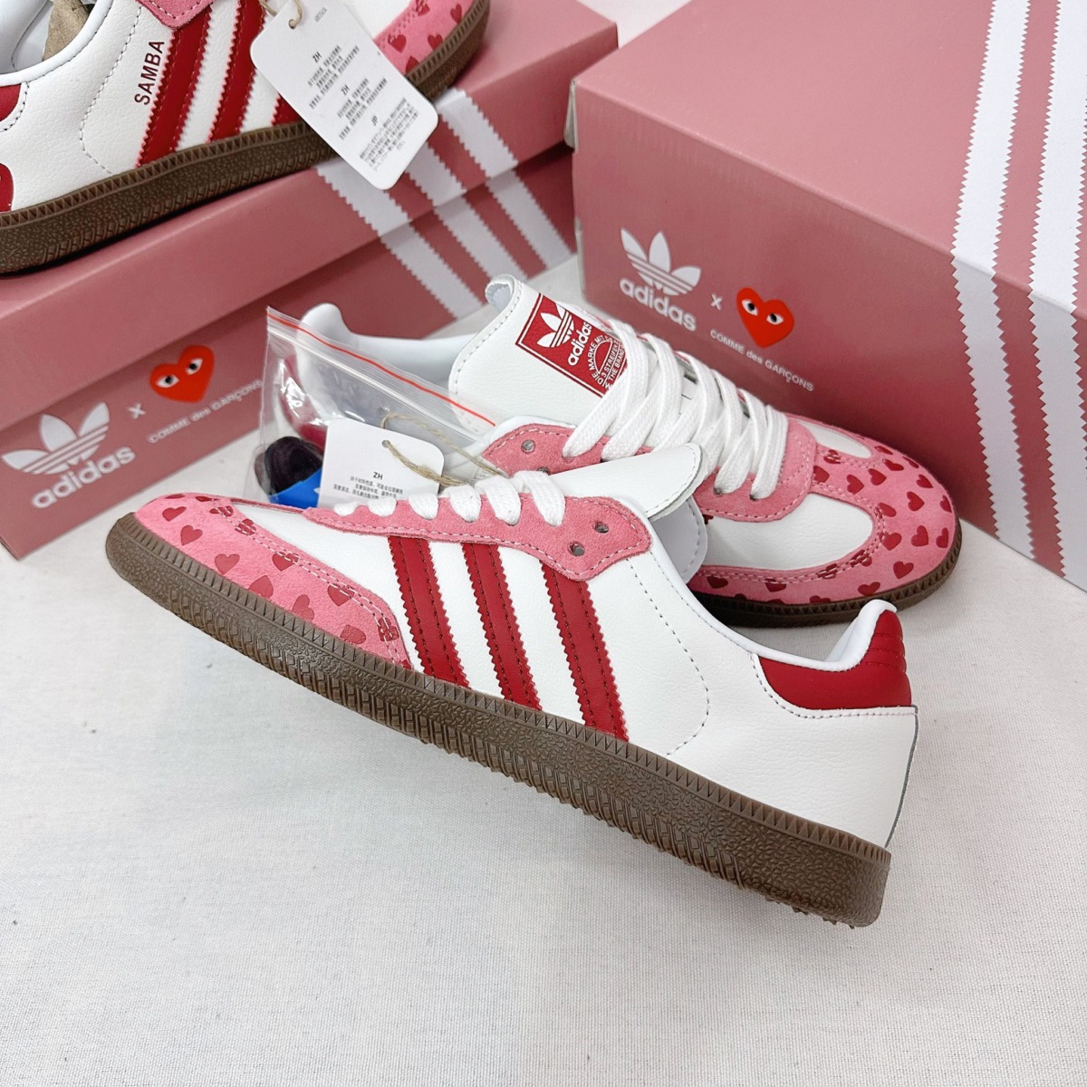 Adidas-Samba-OG-x-CDG-Heart-Valentines-3.jpg