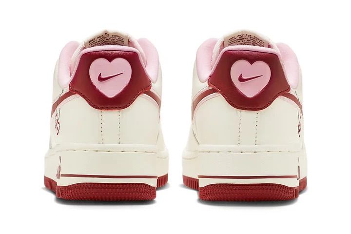 Chaussure-Nike-Air-Force-1-Low-Valentine-s-Day-4.jpeg