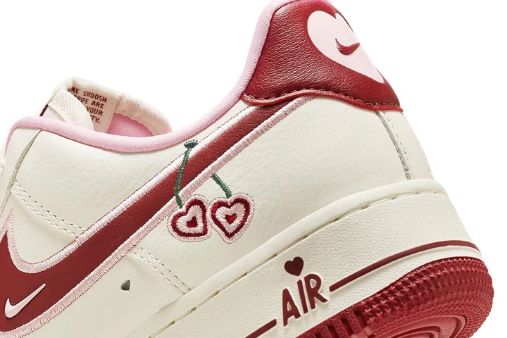 Chaussure-Nike-Air-Force-1-Low-Valentine-s-Day-6.jpeg