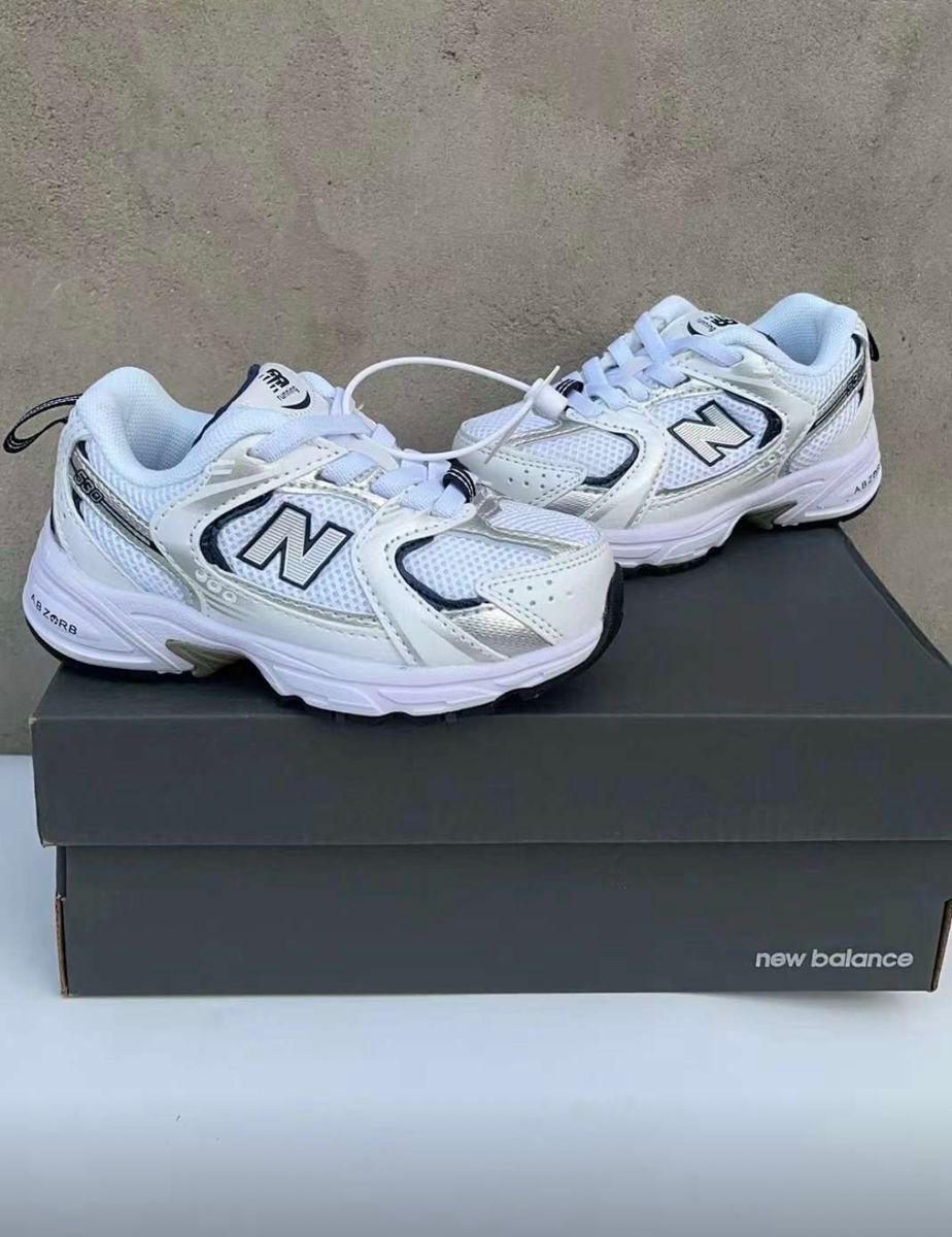 Chaussures-enfants-New-Balance-530-Blanc-Metallique-4.jpeg