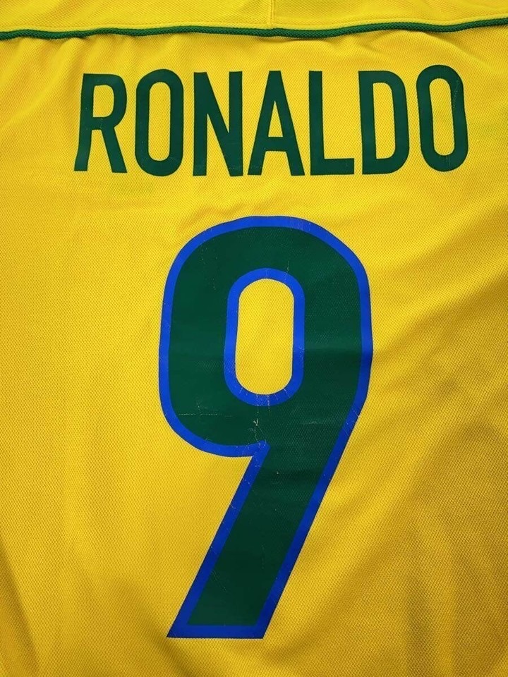 Maillot-Bresil-x-Nike-retro-1998-Ronaldo-9-5.jpeg