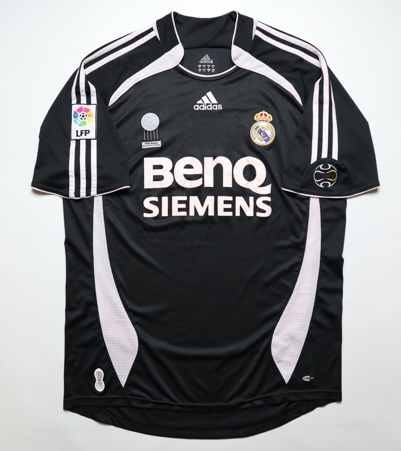 Maillot-Real-Madrid-x-Adidas-away-2006-2007-2.jpeg