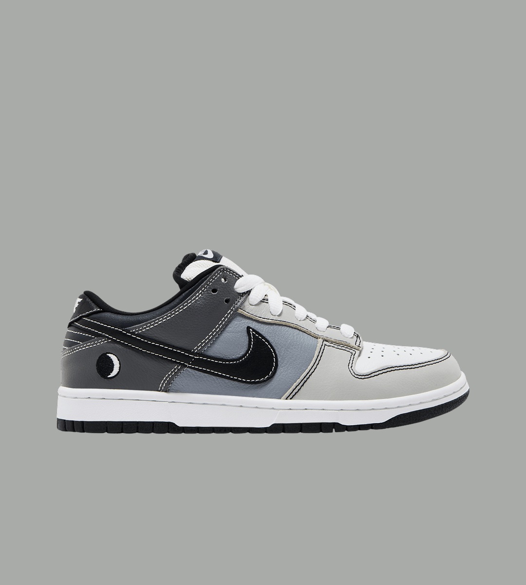 Chaussure NIKE Dunk SB Low Eclipse Lunaire