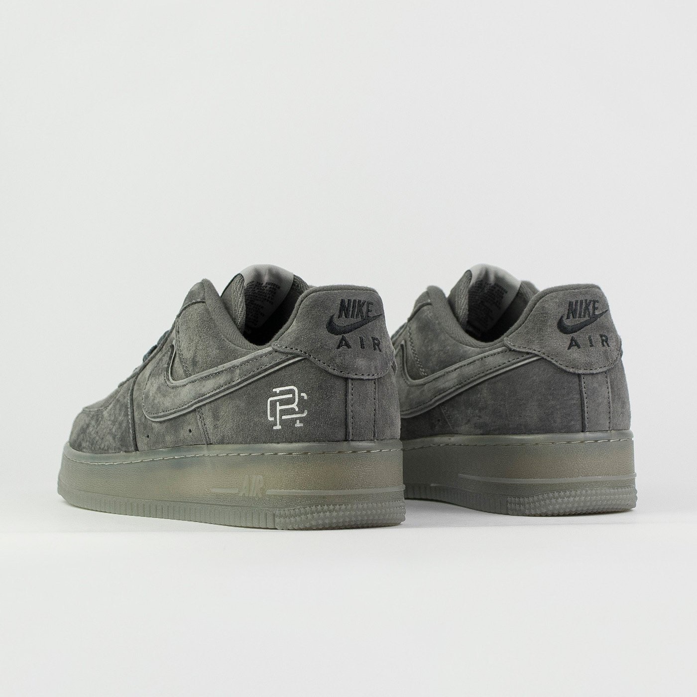 Nike-Air-Force-1-07-LV8-Daim-Gris-Fonce-Noir-Reflechissant-3.jpeg