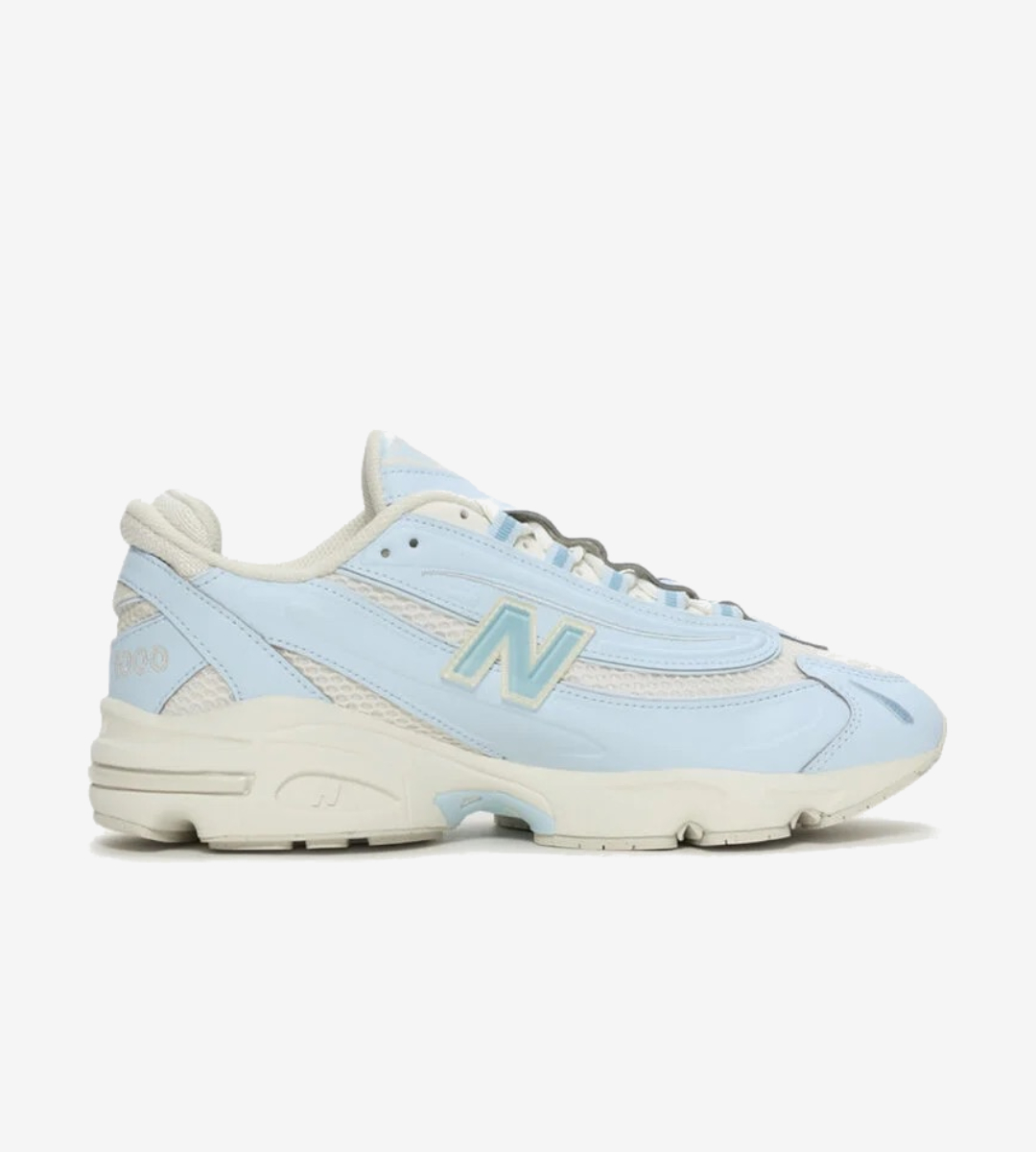Chaussures New Balance 1000 Bleu Ciel Et Blanc