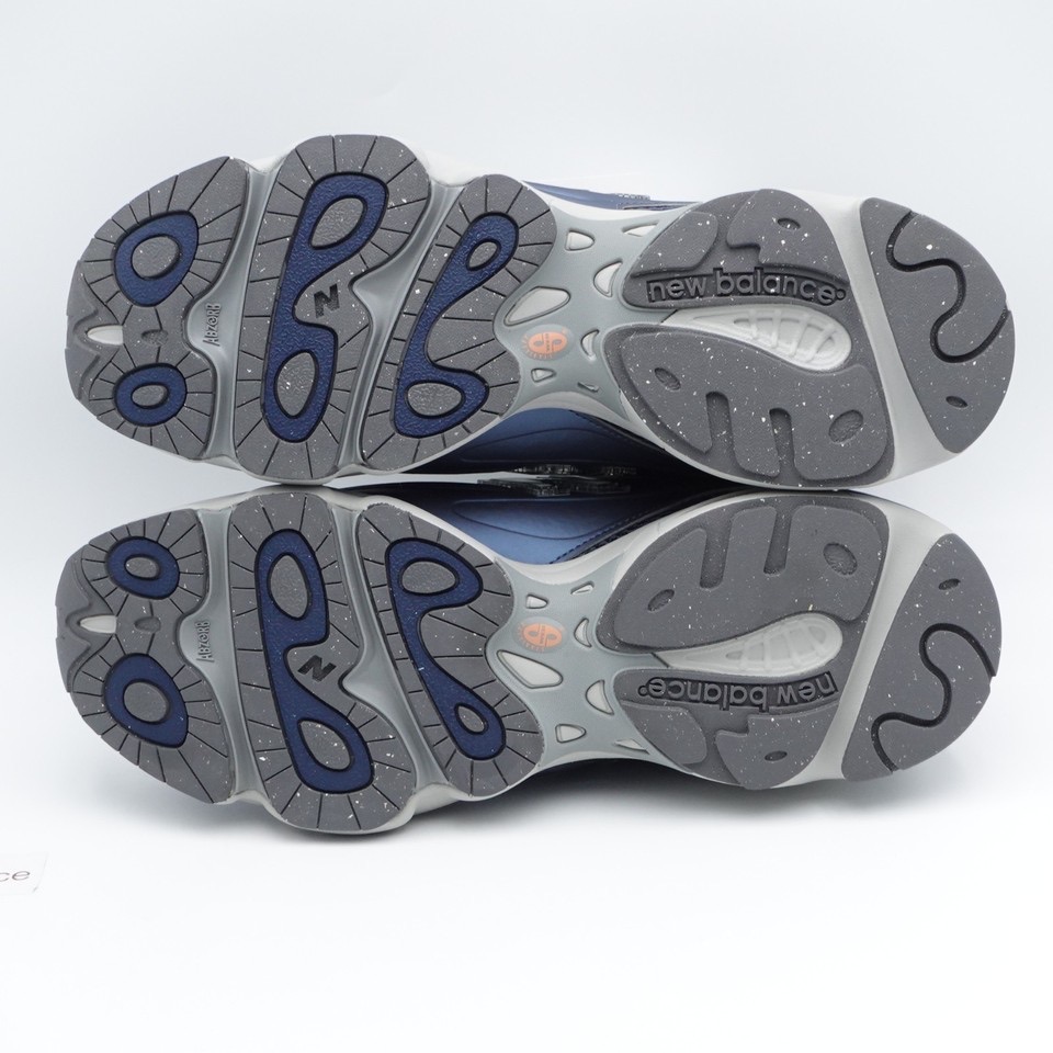 chaussures-new-balance-1000-bleu-marine-et-blanc-5.jpeg