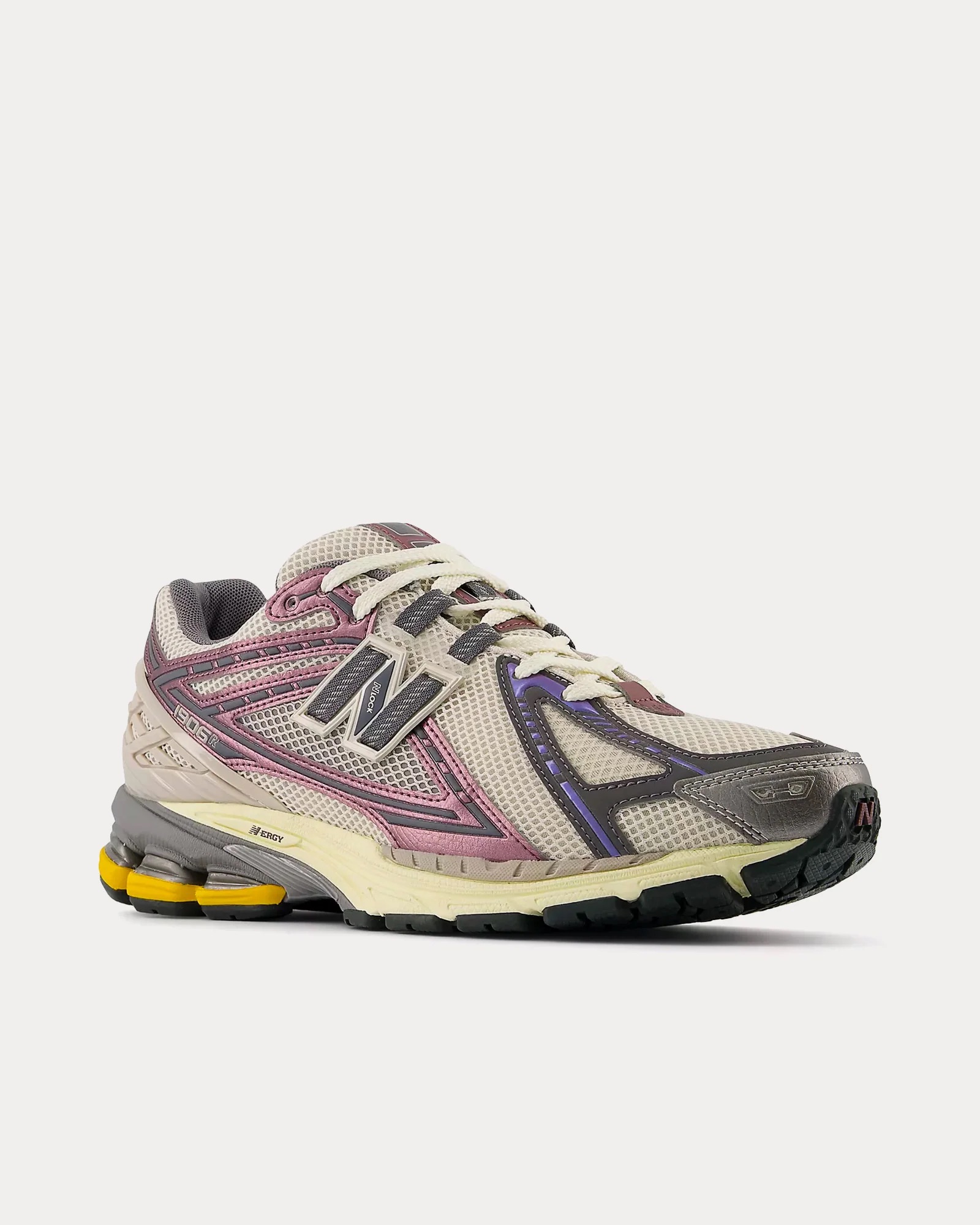 chaussures-new-balance-1960r-violet-3.jpeg