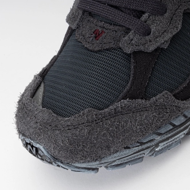 chaussures-new-balance-2002-full-black-3.jpeg