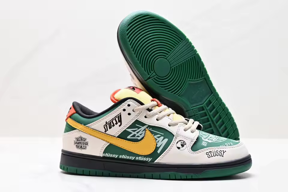 nike-sb-dunk-low-x-stussy-4.jpg