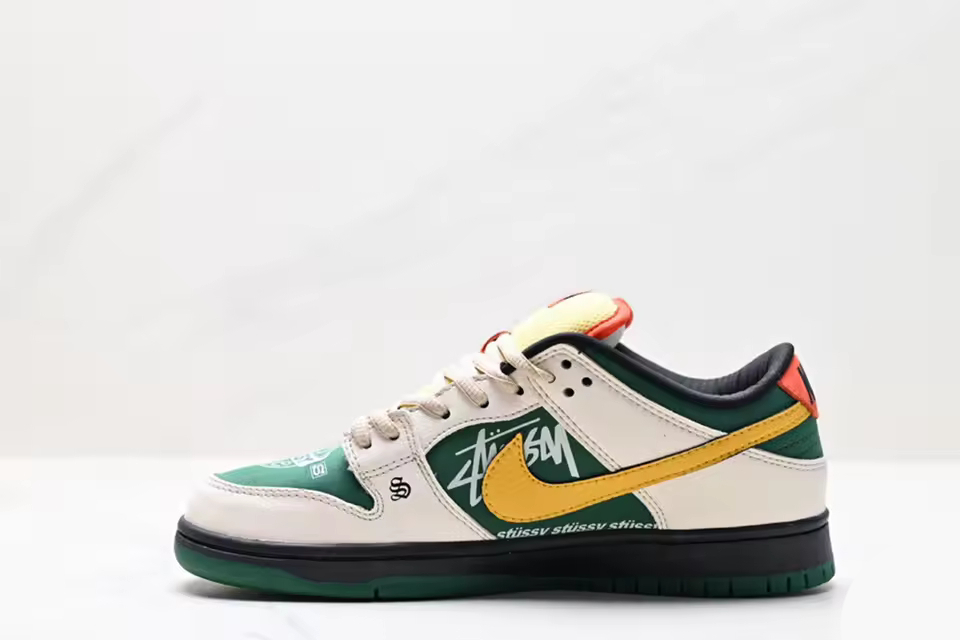nike-sb-dunk-low-x-stussy-5.jpg