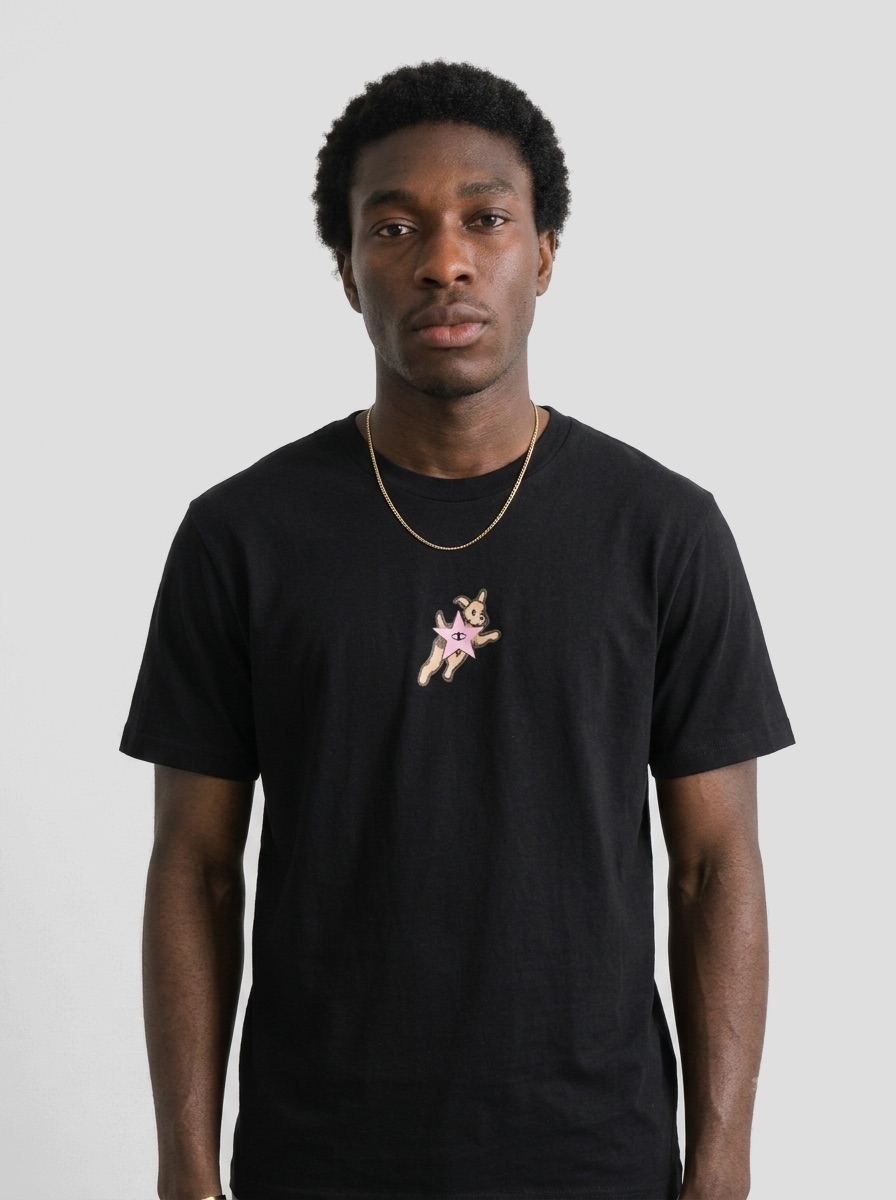 t-shirt-noir-graphique-2d-noir-de-chien-avec-une-etoile-4.jpeg