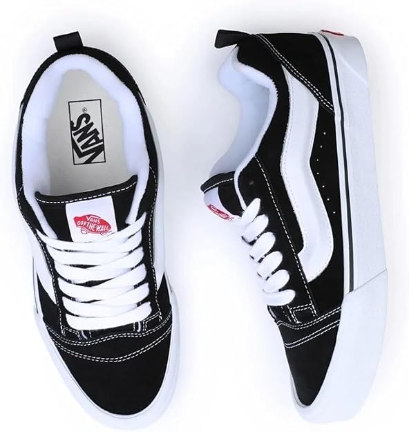 vans-knu-skool-noir-avec-des-semelles-blanches-3.jpg