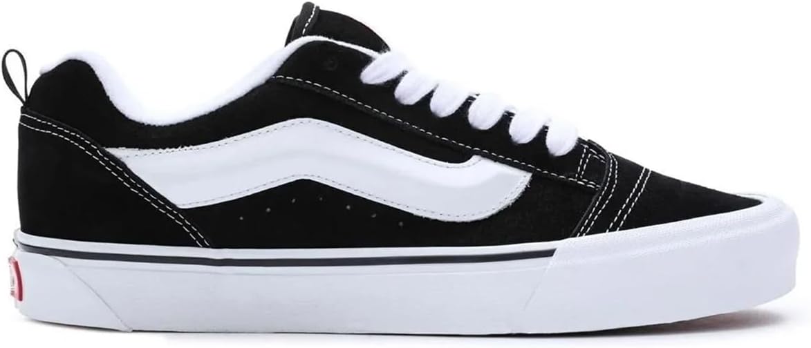 vans-knu-skool-noir-avec-des-semelles-blanches-5.jpg