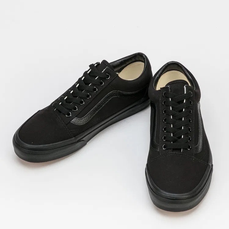 vans-old-skool-unicolore-noir-4.jpeg